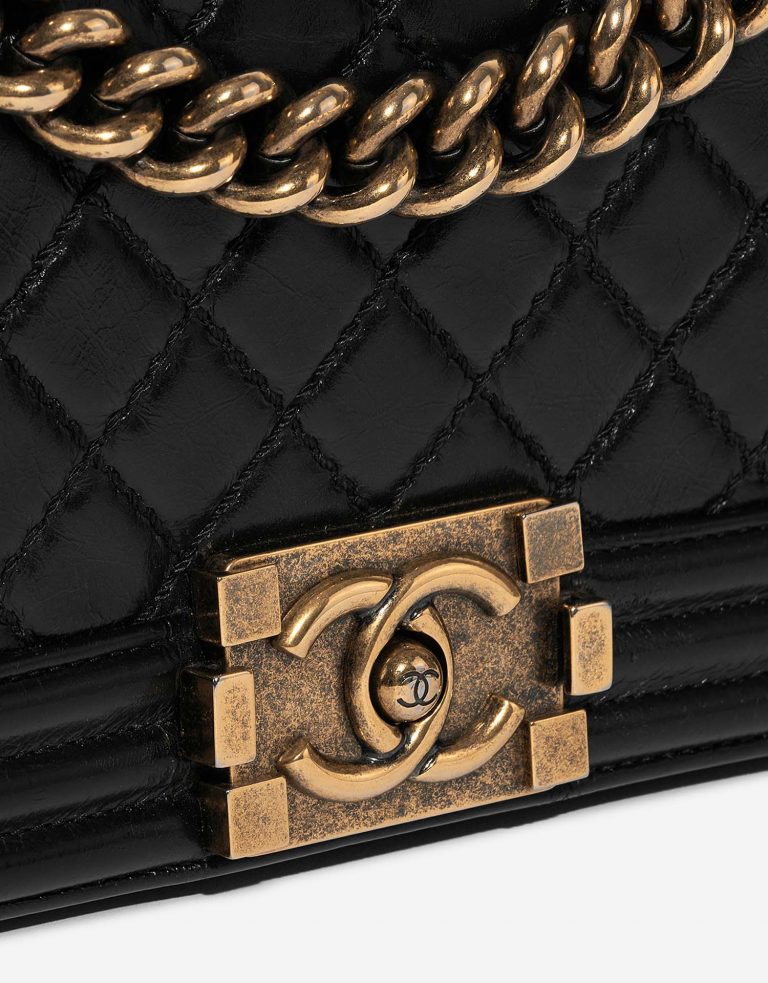 Chanel Boy OldMedium Black Closing System  | Sell your designer bag on Saclab.com