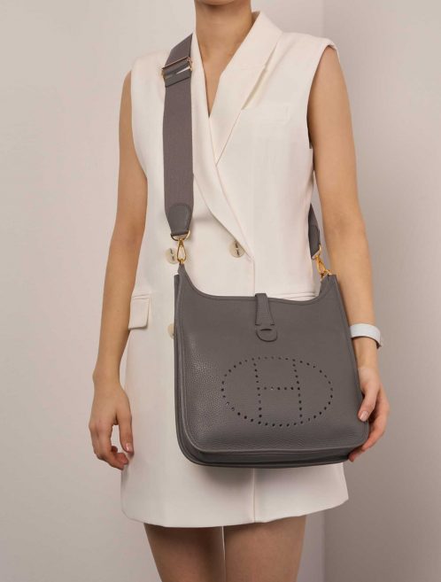 Hermès Evelyne 29 GrisEtain Größen Getragen | Verkaufen Sie Ihre Designer-Tasche auf Saclab.com