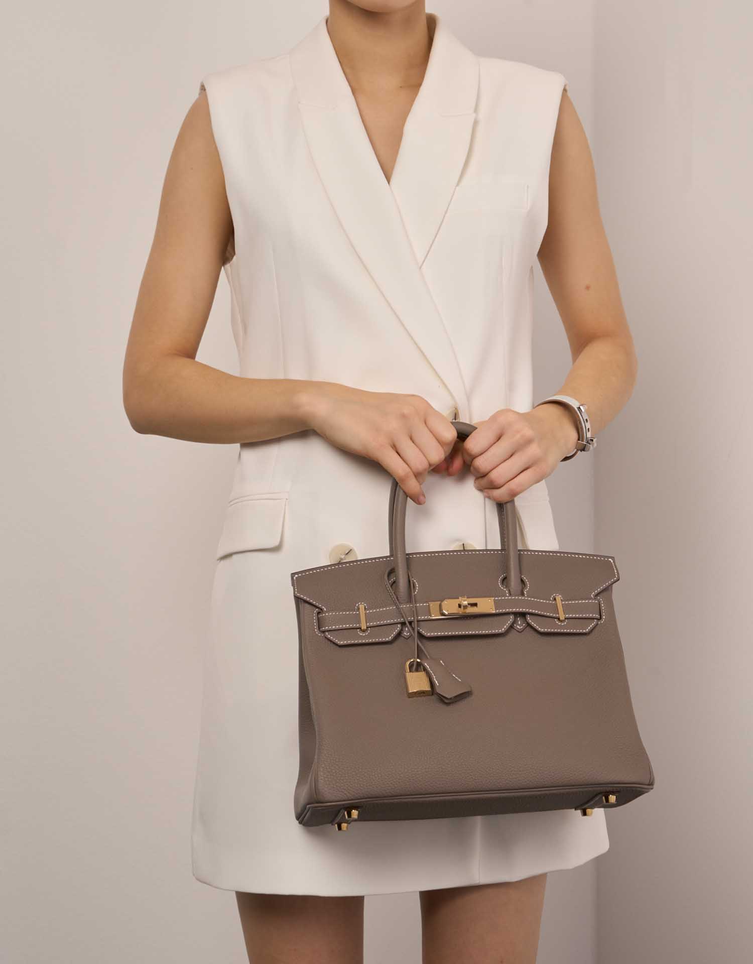 Hermès Birkin 30 Etoupe Sizes Worn | Sell your designer bag on Saclab.com