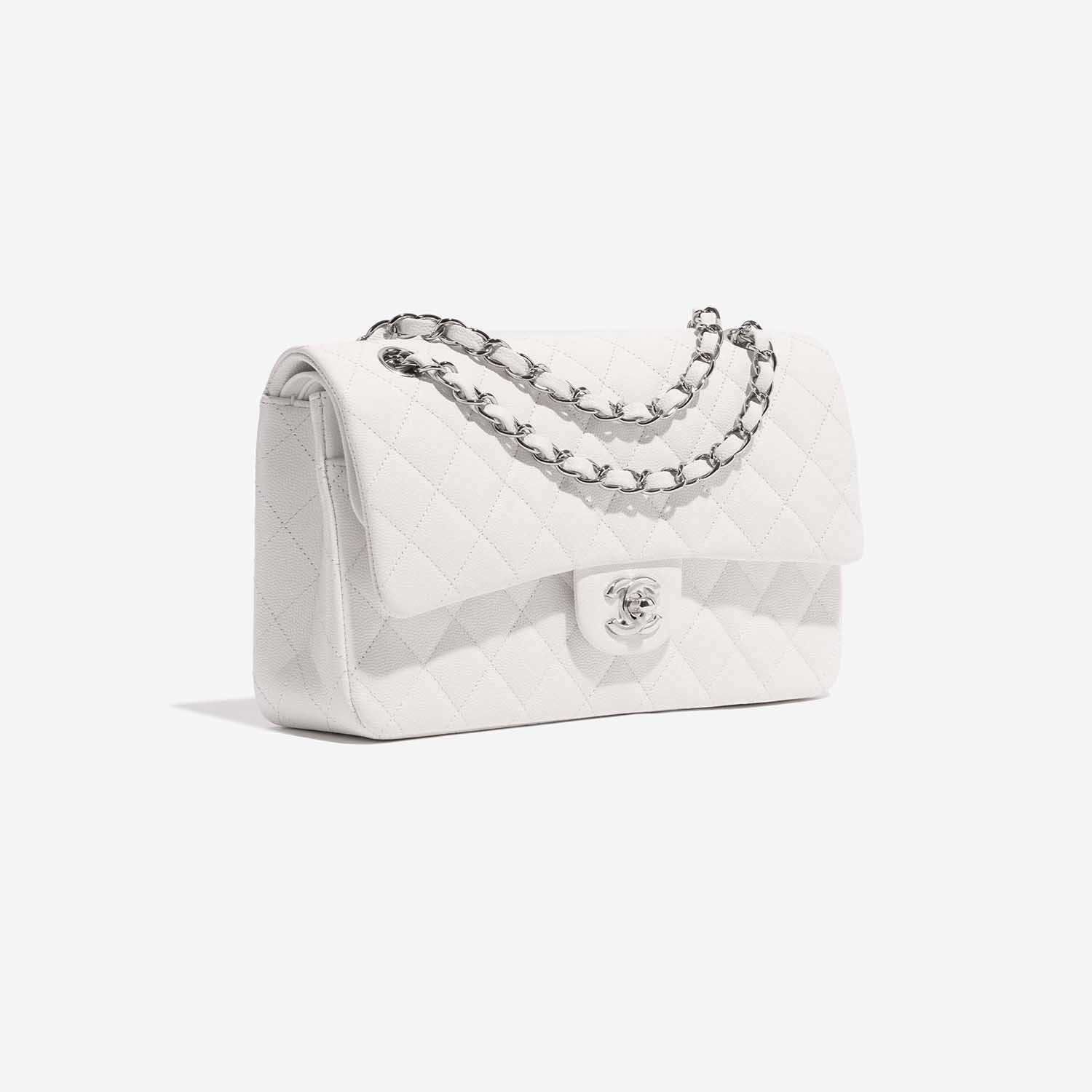 Chanel Timeless Medium White Side Front | Verkaufen Sie Ihre Designer-Tasche auf Saclab.com