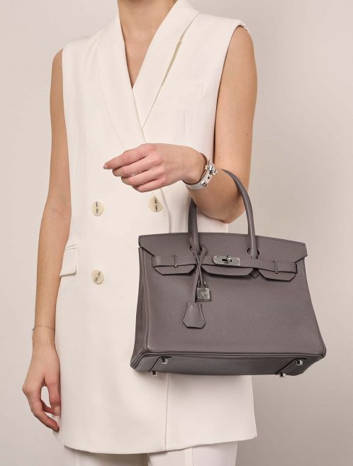 Hermès Birkin 30 Etain Sizes Worn | Sell your designer bag on Saclab.com