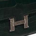 Hermès Constance LongWallet VertFonce-Ombre Closing System  | Sell your designer bag on Saclab.com