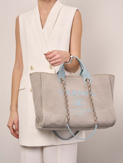 Chanel Deauville Medium Beige-Blue Sizes Worn | Sell your designer bag on Saclab.com