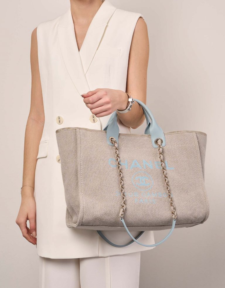 Chanel Deauville Medium Beige-Blue Sizes Worn | Sell your designer bag on Saclab.com