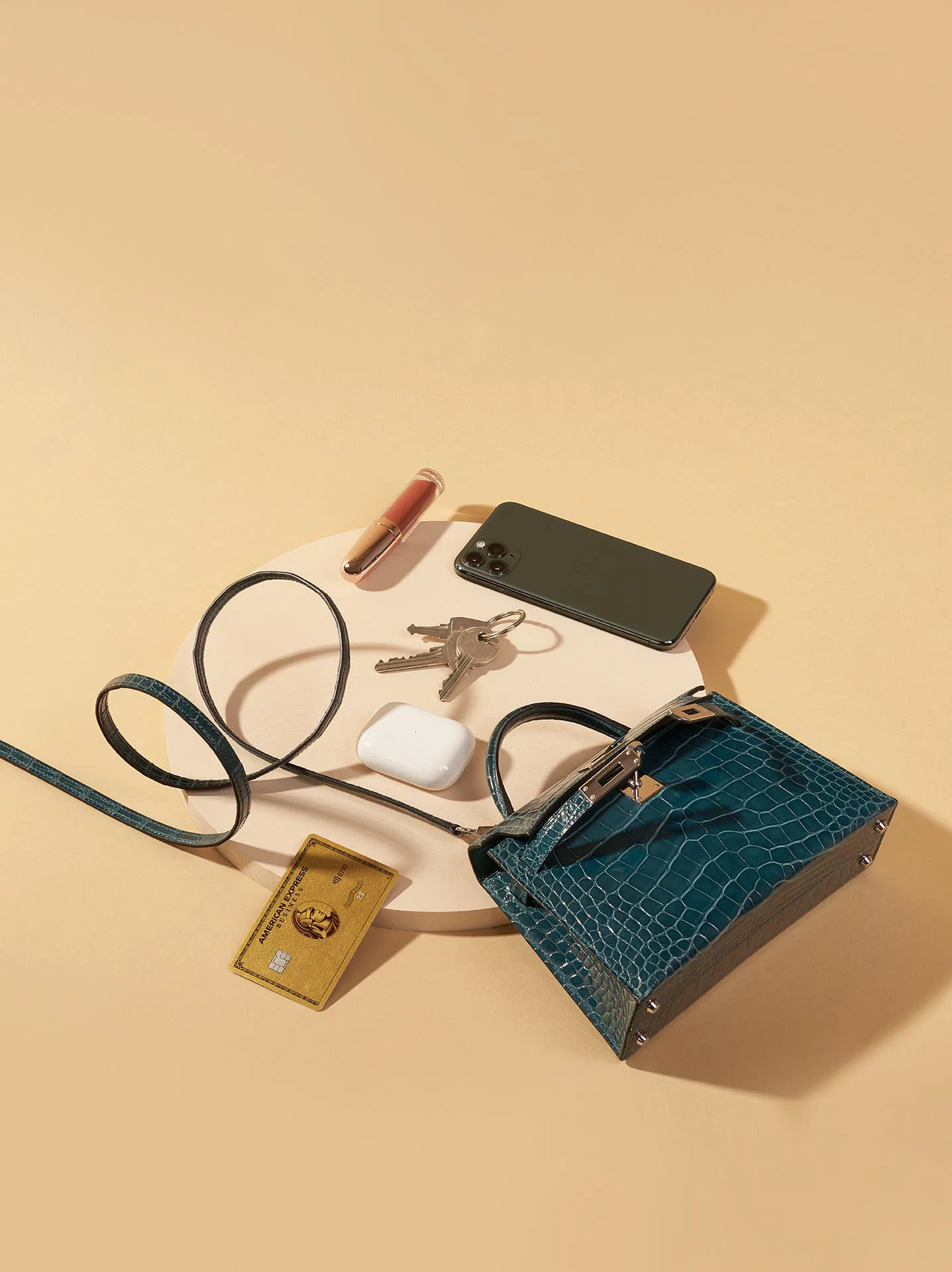 A Closer Look at the Hermès Mini Kelly Bag | SACLÀB