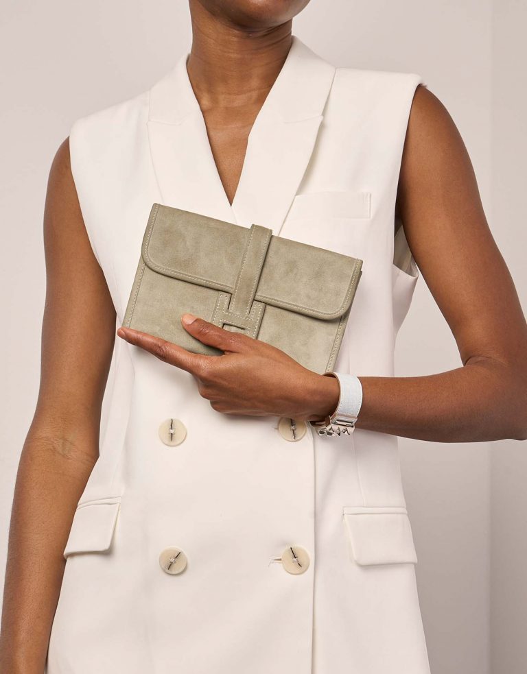 Gebrauchte Hermès Tasche Jige Mini Doblis Suede Poussière Beige Front | Verkaufen Sie Ihre Designer-Tasche auf Saclab.com