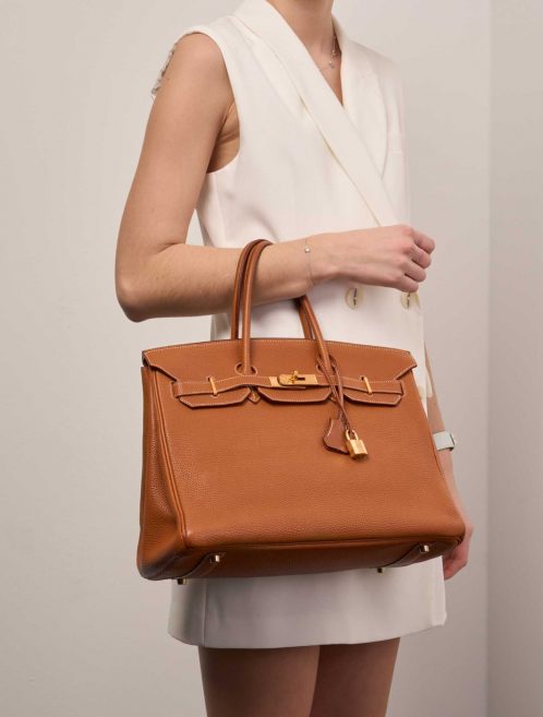 Hermès Birkin 35 Gold Sizes Worn | Sell your designer bag on Saclab.com