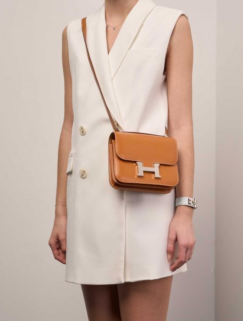 Hermès Constance 18 Naturel Sizes Worn | Sell your designer bag on Saclab.com