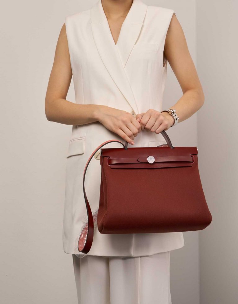 Hermès Herbag 31 RougeH Sizes Worn | Sell your designer bag on Saclab.com