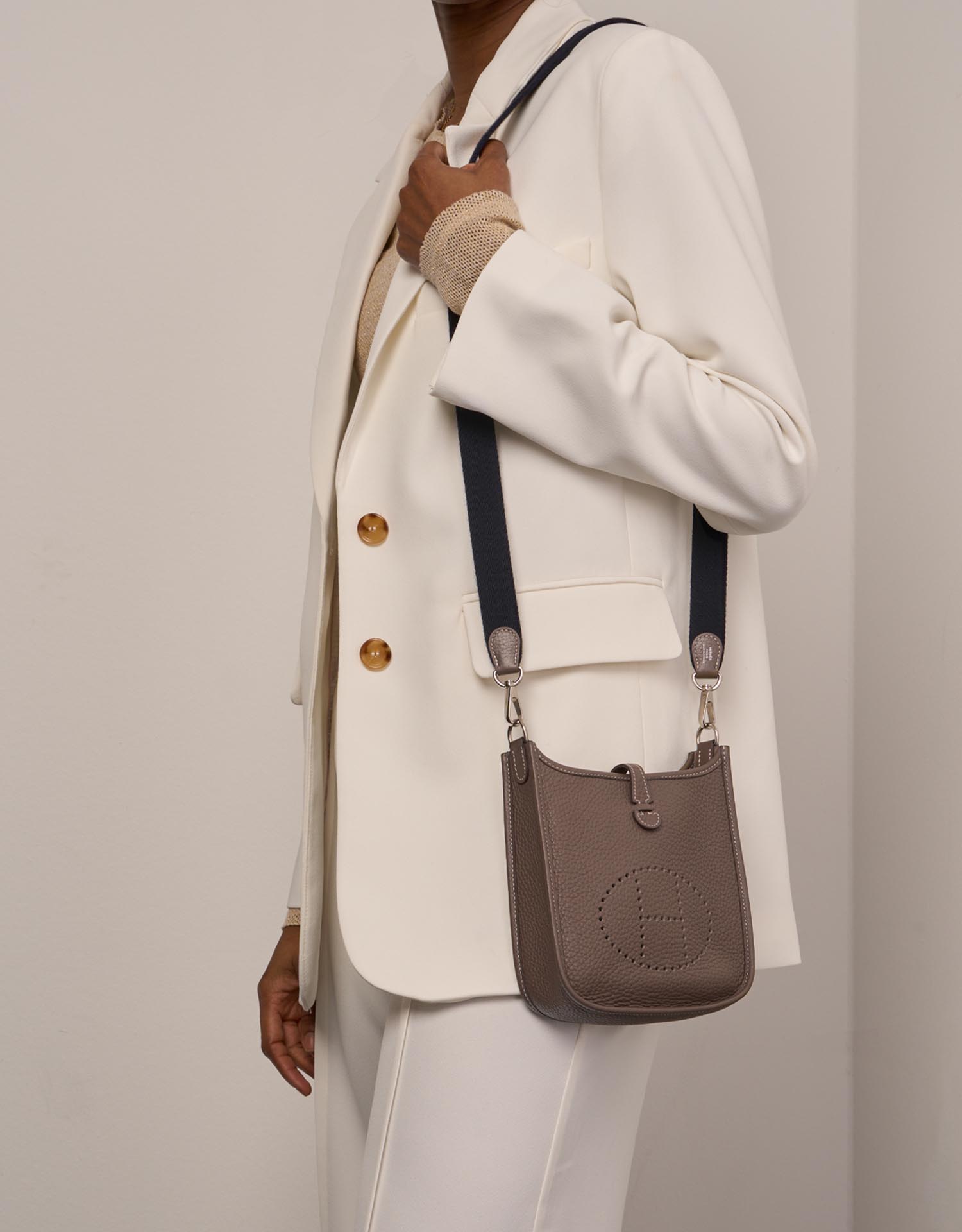 Hermès Evelyne 16 Etoupe 1M | Sell your designer bag on Saclab.com