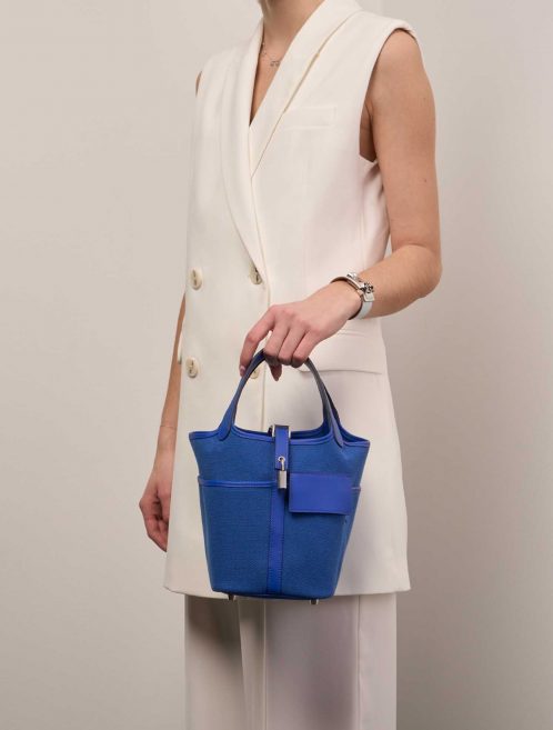 Hermès Picotin 18 BleuRoyal-BleuEgee Tailles Porté | Vendez votre sac de créateur sur Saclab.com
