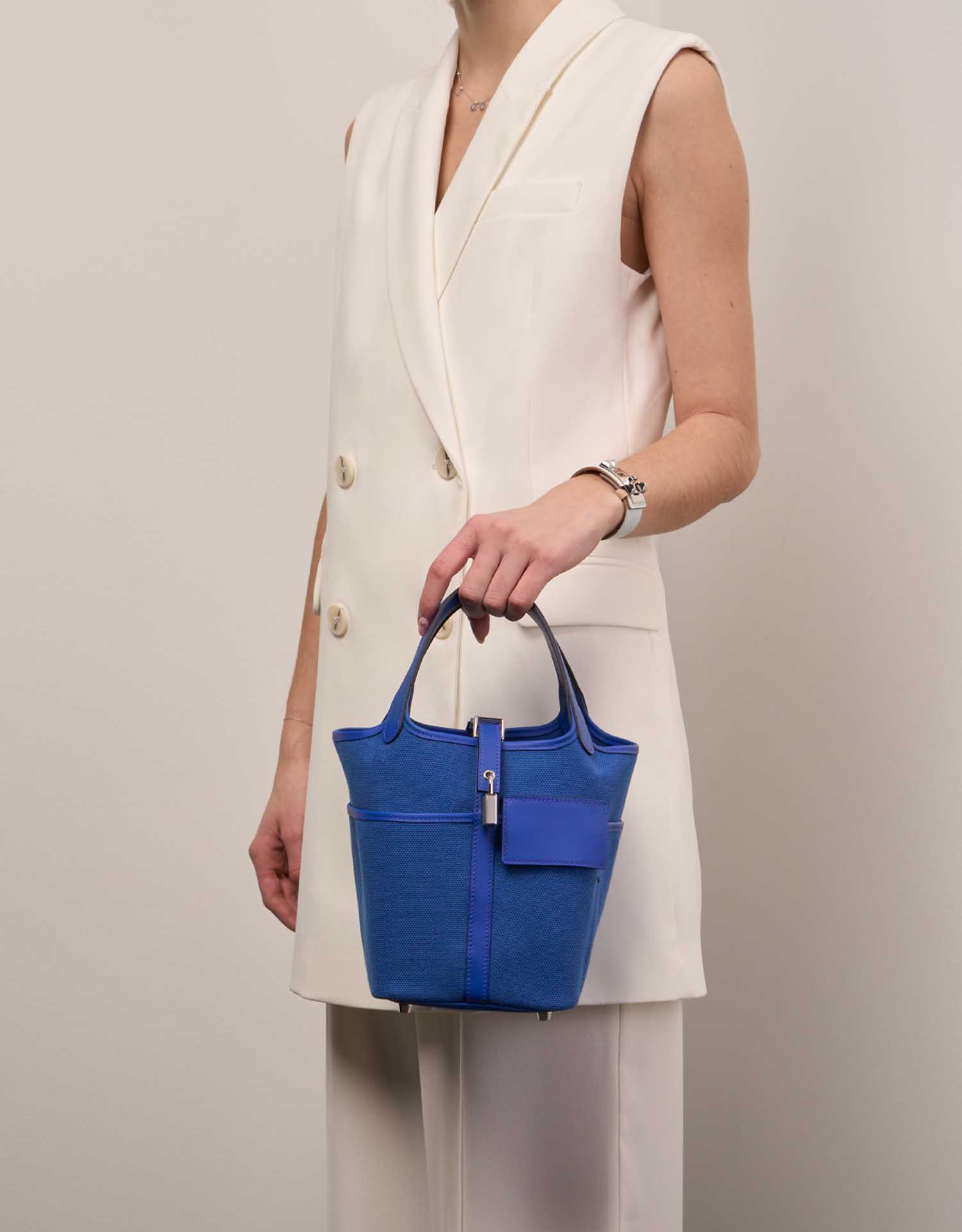 Hermès Picotin 18 BlueRoyal-BlueEgee Sizes Worn | Sell your designer bag on Saclab.com