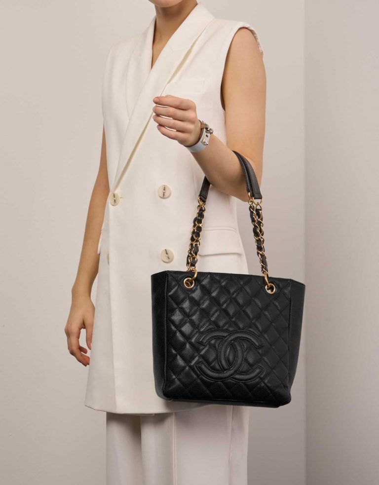 Chanel ShoppingTote Petite Black 1M | Sell your designer bag on Saclab.com