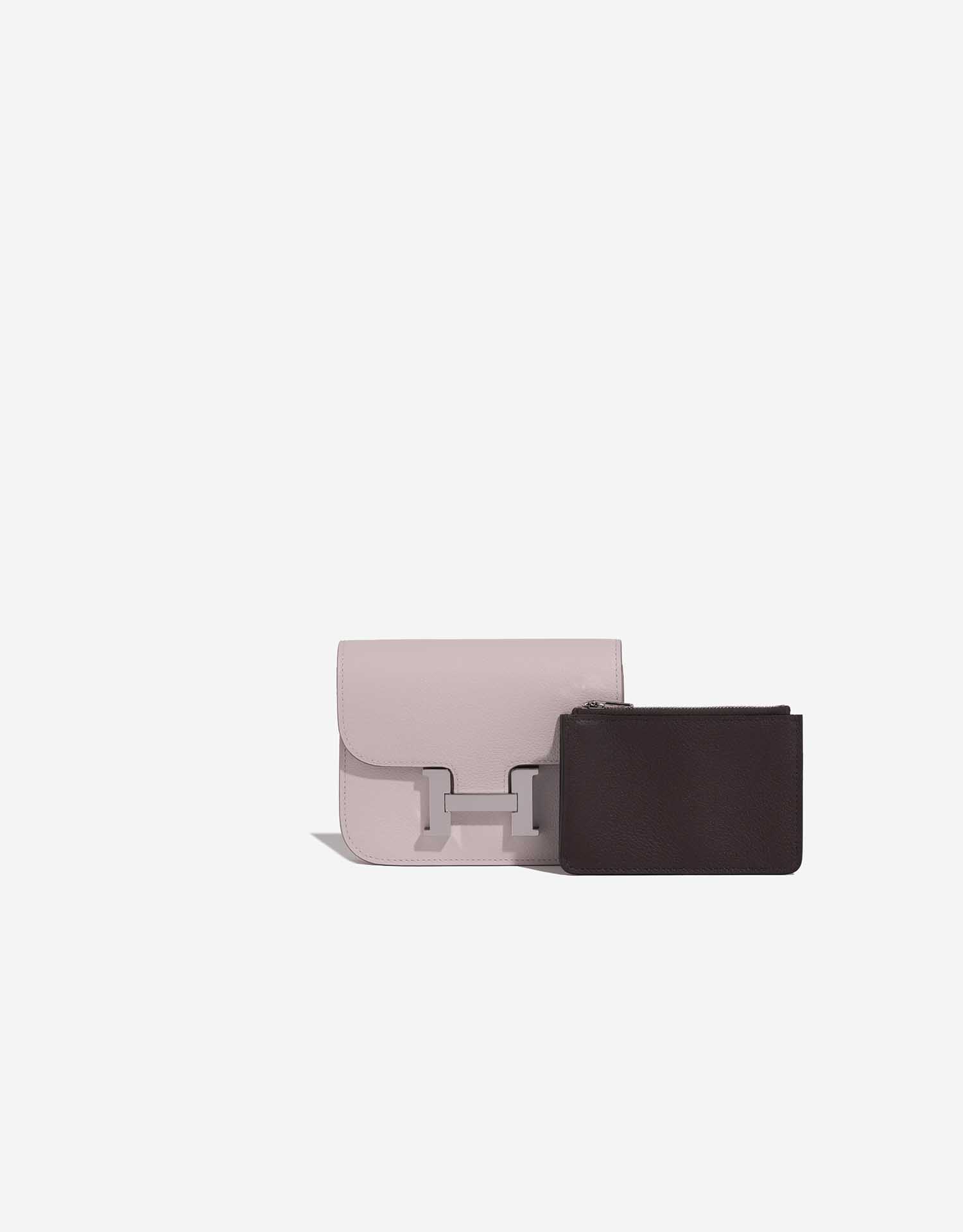 ポイントになるピンクとネイビーHermes Constance Slim wallet Constance Slim wallet | Hermès USA