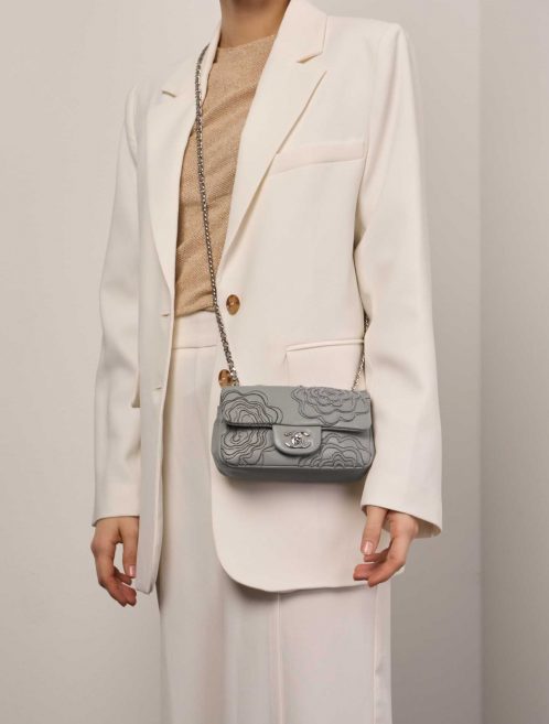 Chanel Timeless ExtraMini Grey Sizes Worn | Sell your designer bag on Saclab.com