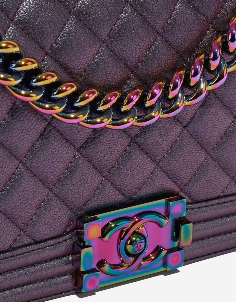 Chanel Boy OldMedium Purple-Greyish Closing System | Verkaufen Sie Ihre Designer-Tasche auf Saclab.com