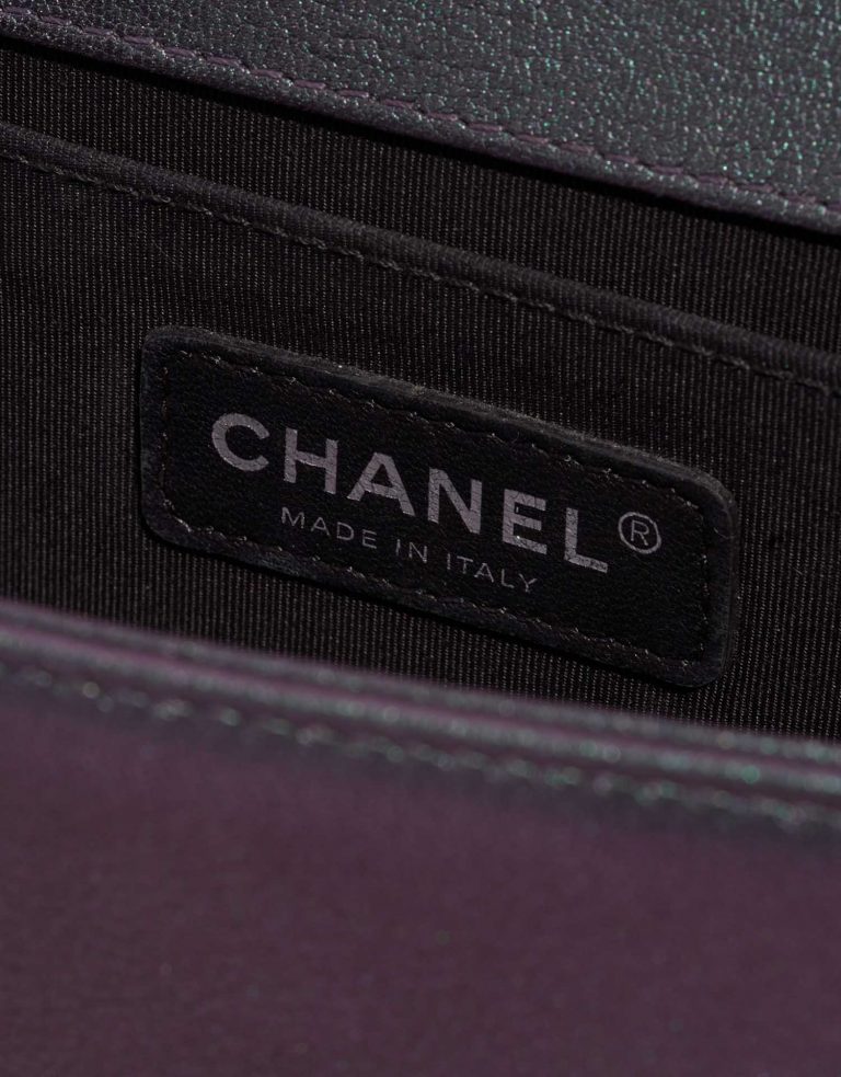 Chanel Boy OldMedium Purple-Greyish Logo | Verkaufen Sie Ihre Designer-Tasche auf Saclab.com