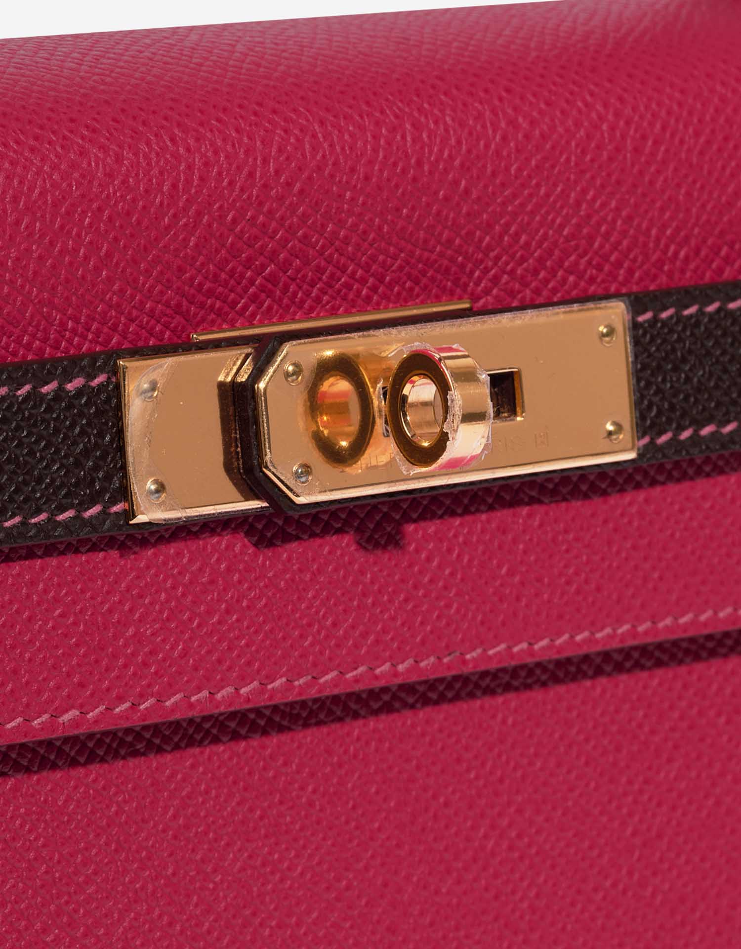 Hermès Kelly 28 RoseTyrien-Chocolate Closing System  | Sell your designer bag on Saclab.com