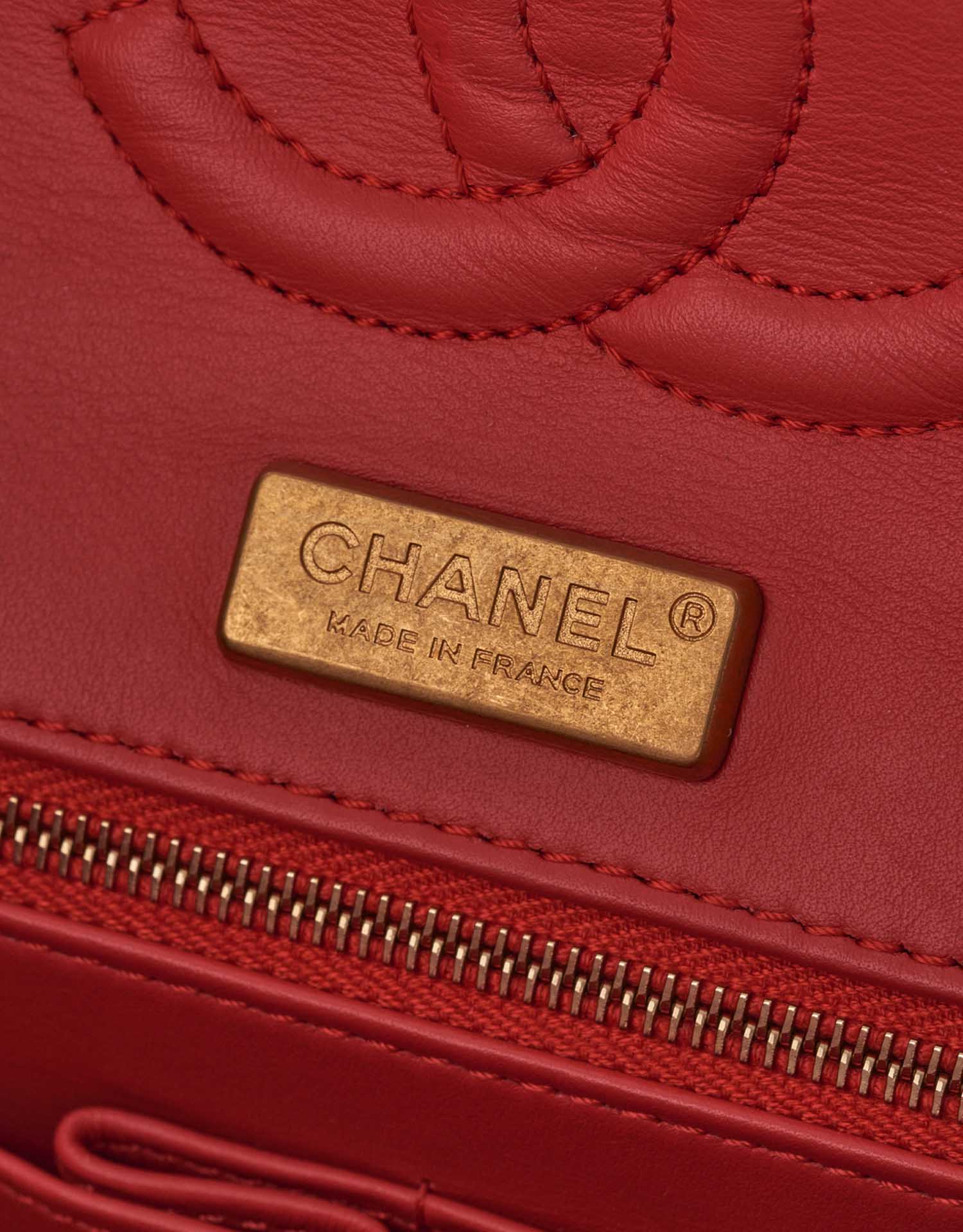 Chanel Classique Medium Rouge Logo | Vendez votre sac de créateur sur Saclab.com
