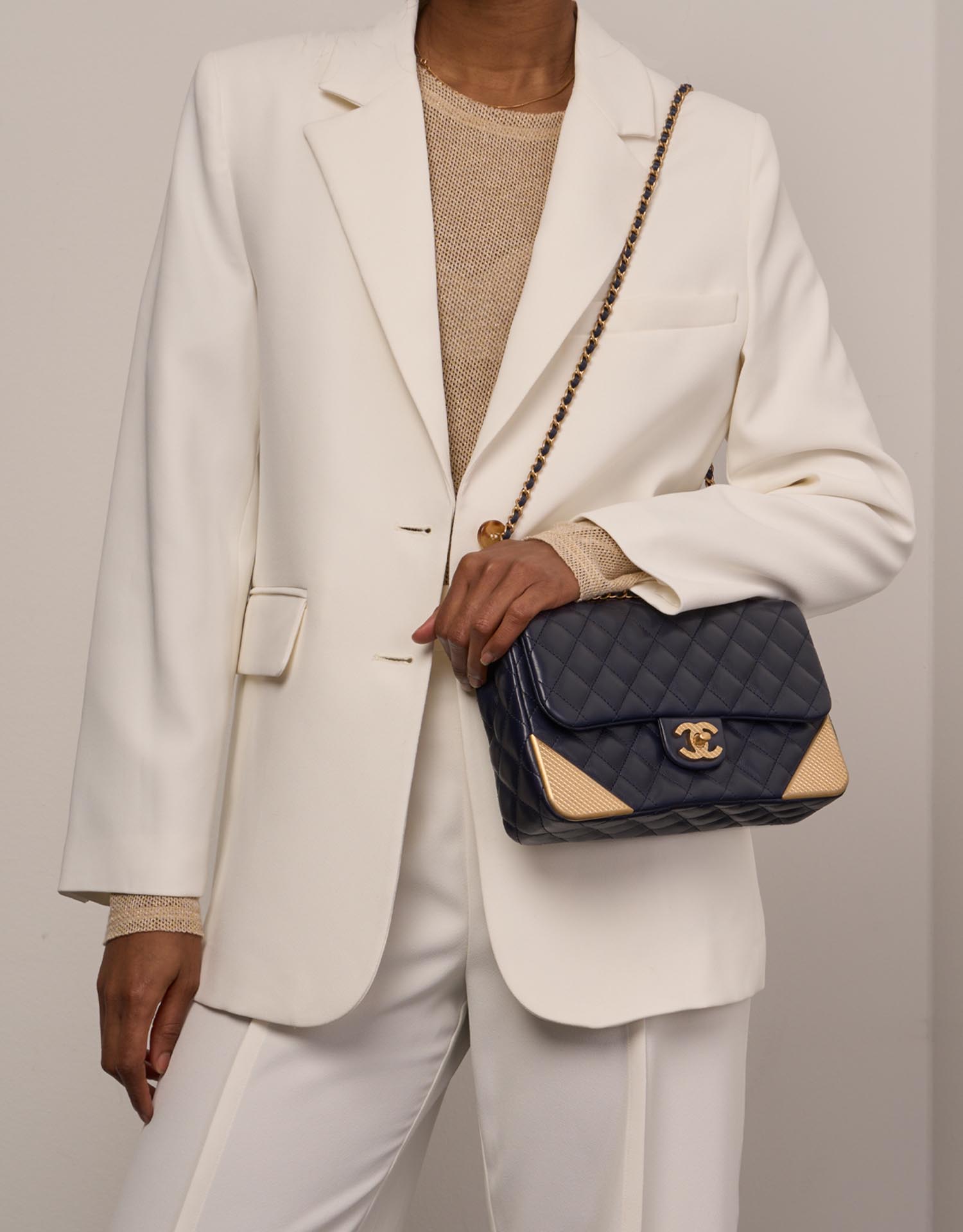 Chanel Timeless Medium Marine Sizes Worn | Sell your designer bag on Saclab.com