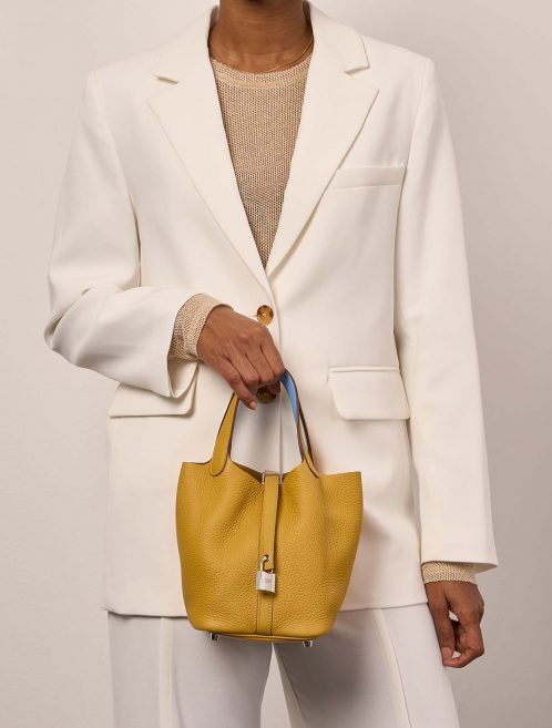 Hermès Picotin 18 JauneAmbre-Celeste 1M | Vendez votre sac de créateur sur Saclab.com