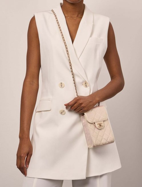 Chanel Timeless PhoneHolder MetallicPearlWhite Sizes Worn | Sell your designer bag on Saclab.com