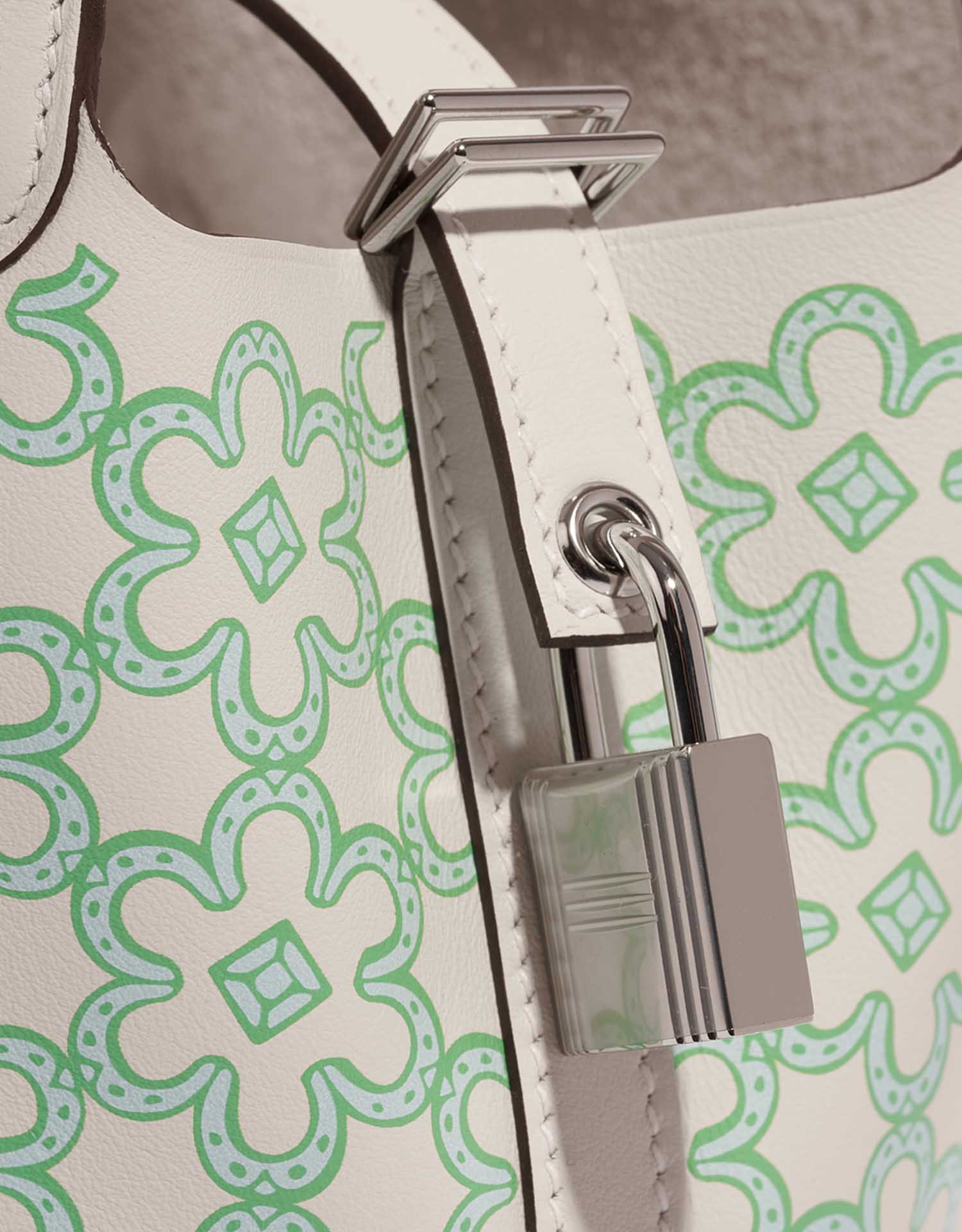 Hermès Picotin 14 Nata-Vert-Blanc Système de fermeture | Vendez votre sac de créateur sur Saclab.com