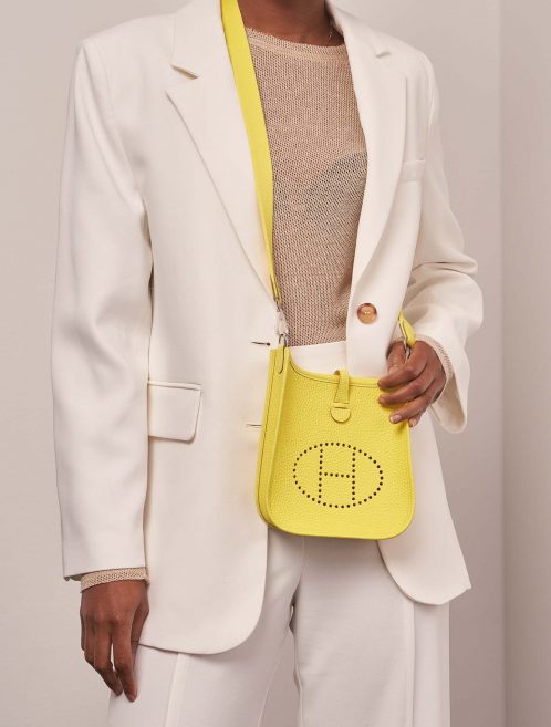 Hermès Evelyne 16 Lime Sizes Worn | Sell your designer bag on Saclab.com