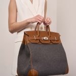 Hermès HautACourroies 40 GrisMoyen-Fauve 1M | Sell your designer bag on Saclab.com