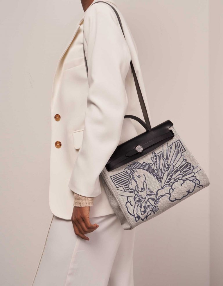 Hermès Herbag 31 Black-Ecru Sizes Worn | Sell your designer bag on Saclab.com