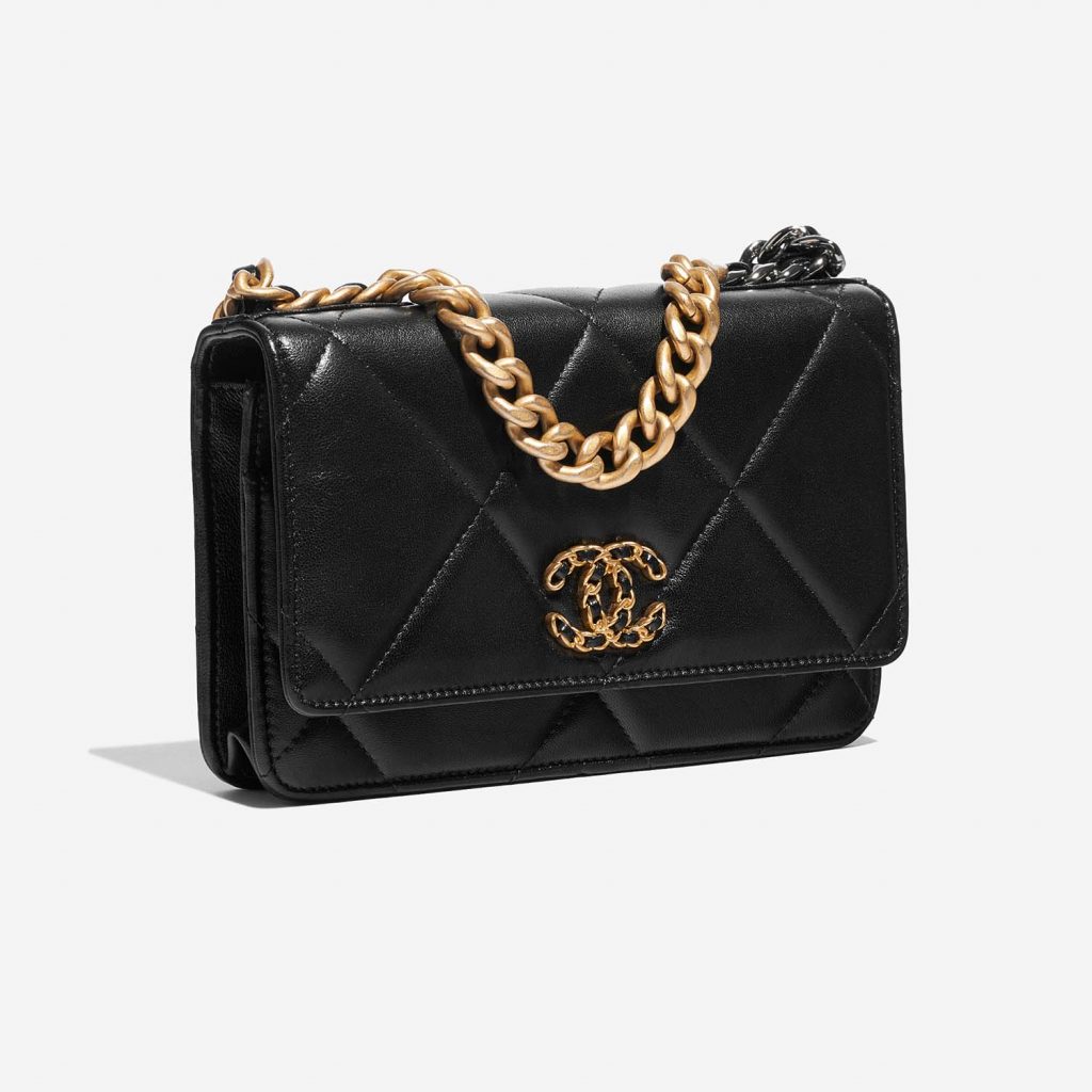 Chanel 19 Wallet On Chain Lamb Black | SACLÀB