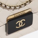 Chanel TimelessFlap Creme Closing System  | Sell your designer bag on Saclab.com