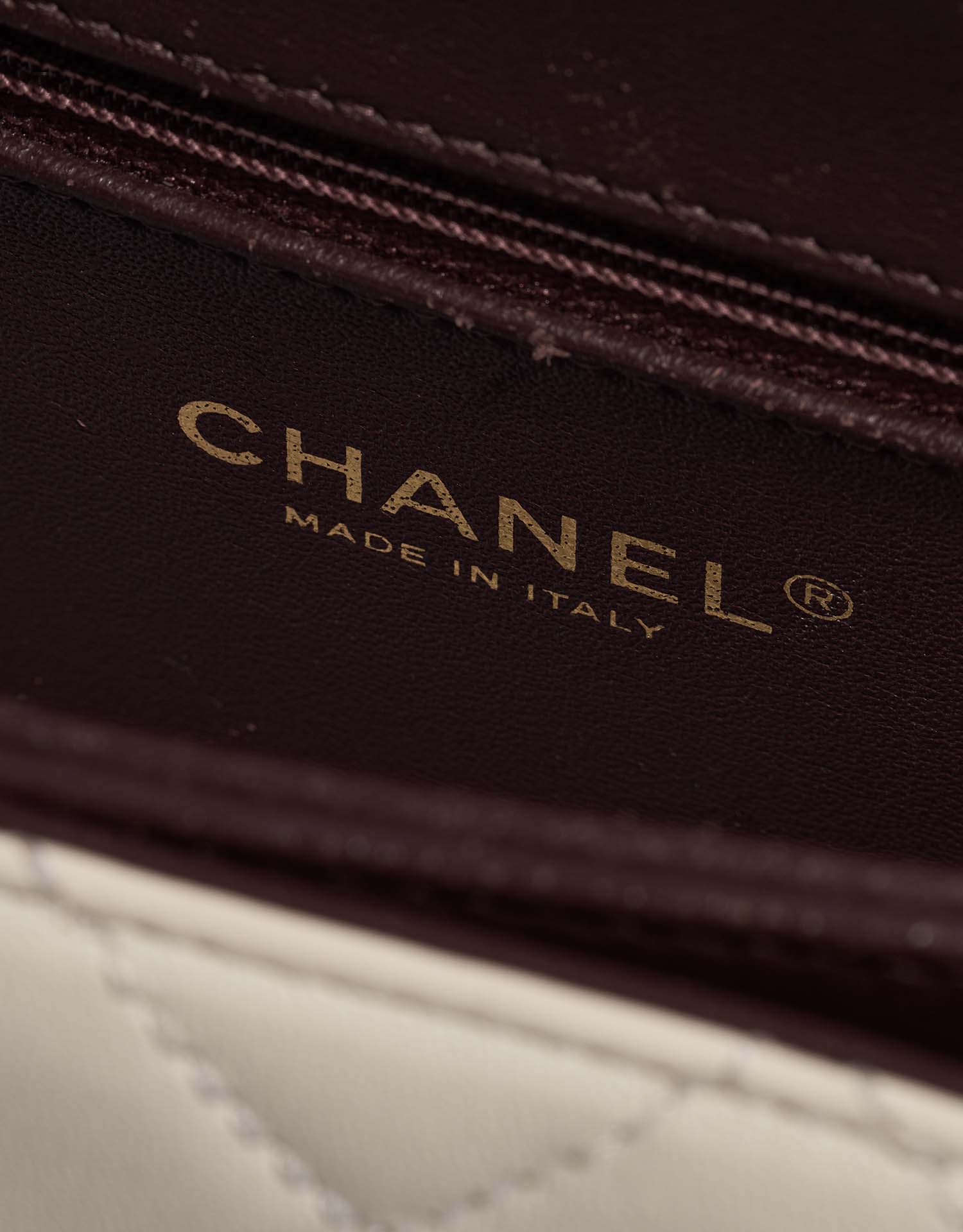 Chanel TimelessFlap Creme Logo  | Sell your designer bag on Saclab.com