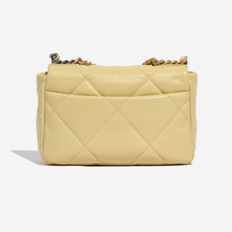 Chanel 19 FlapBag PastelYellow Back | Verkaufen Sie Ihre Designer-Tasche auf Saclab.com