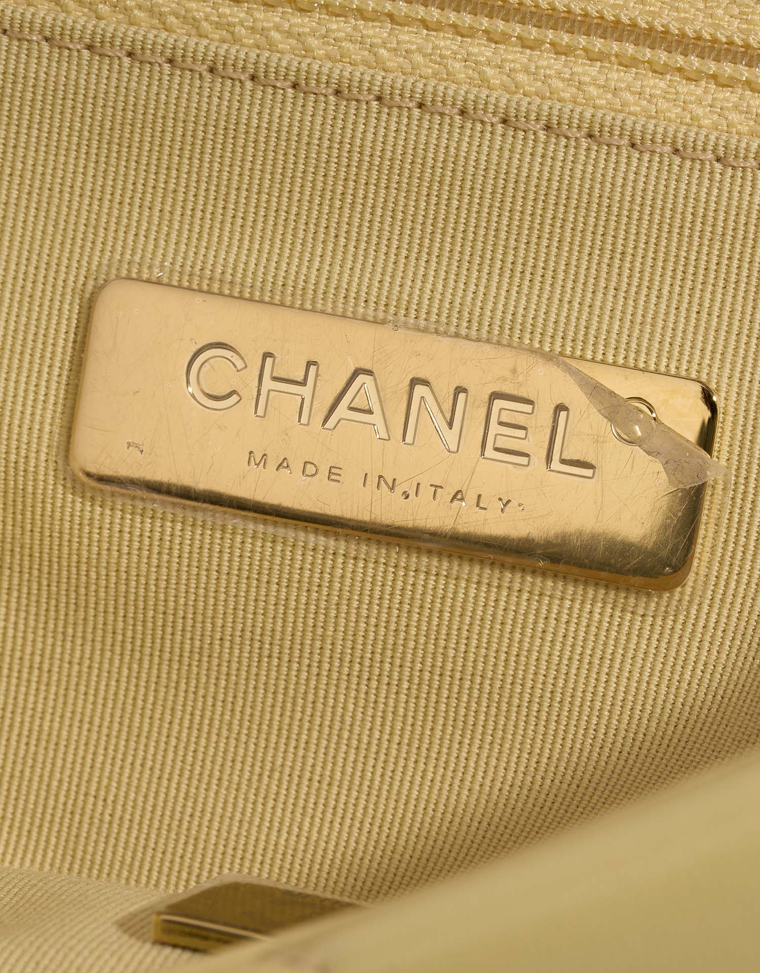 Chanel 19 FlapBag PastelYellow Logo | Vendez votre sac de créateur sur Saclab.com
