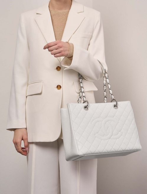 Chanel ShoppingTote White 1M | Sell your designer bag on Saclab.com