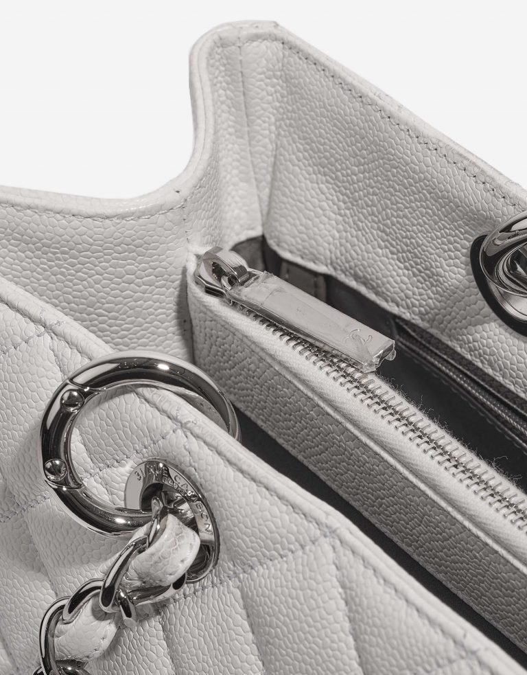 Chanel ShoppingTote White Closing System  | Sell your designer bag on Saclab.com