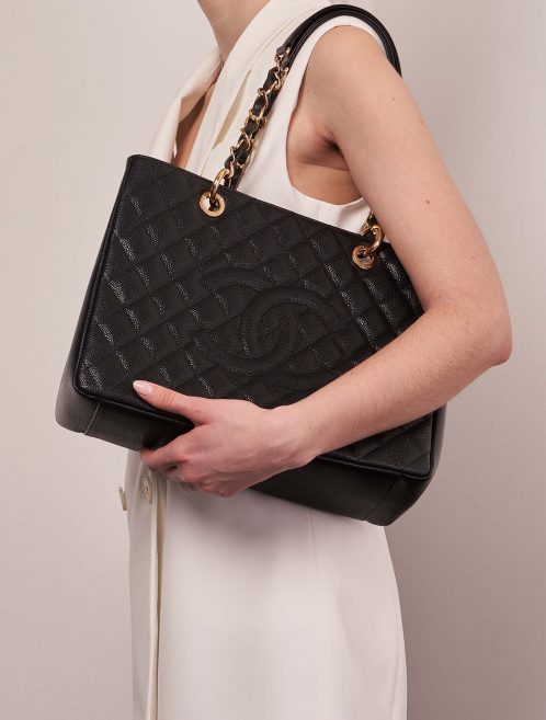Chanel ShoppingTote OneSize Black Sizes Worn | Sell your designer bag on Saclab.com