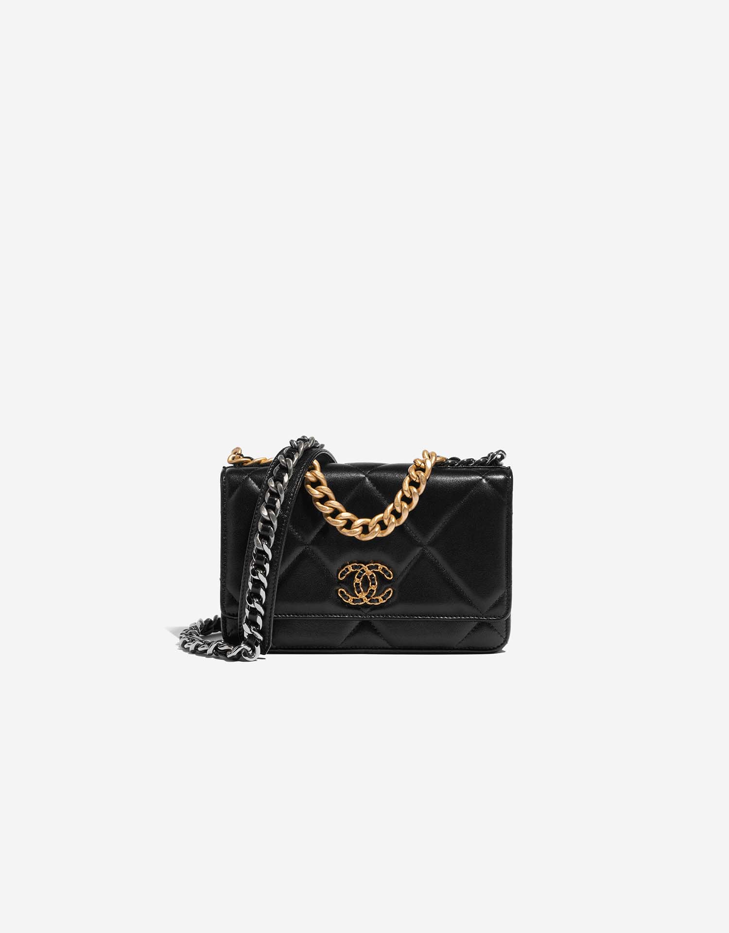 Chanel 19 Wallet On Chain Lamb Black | SACLÀB