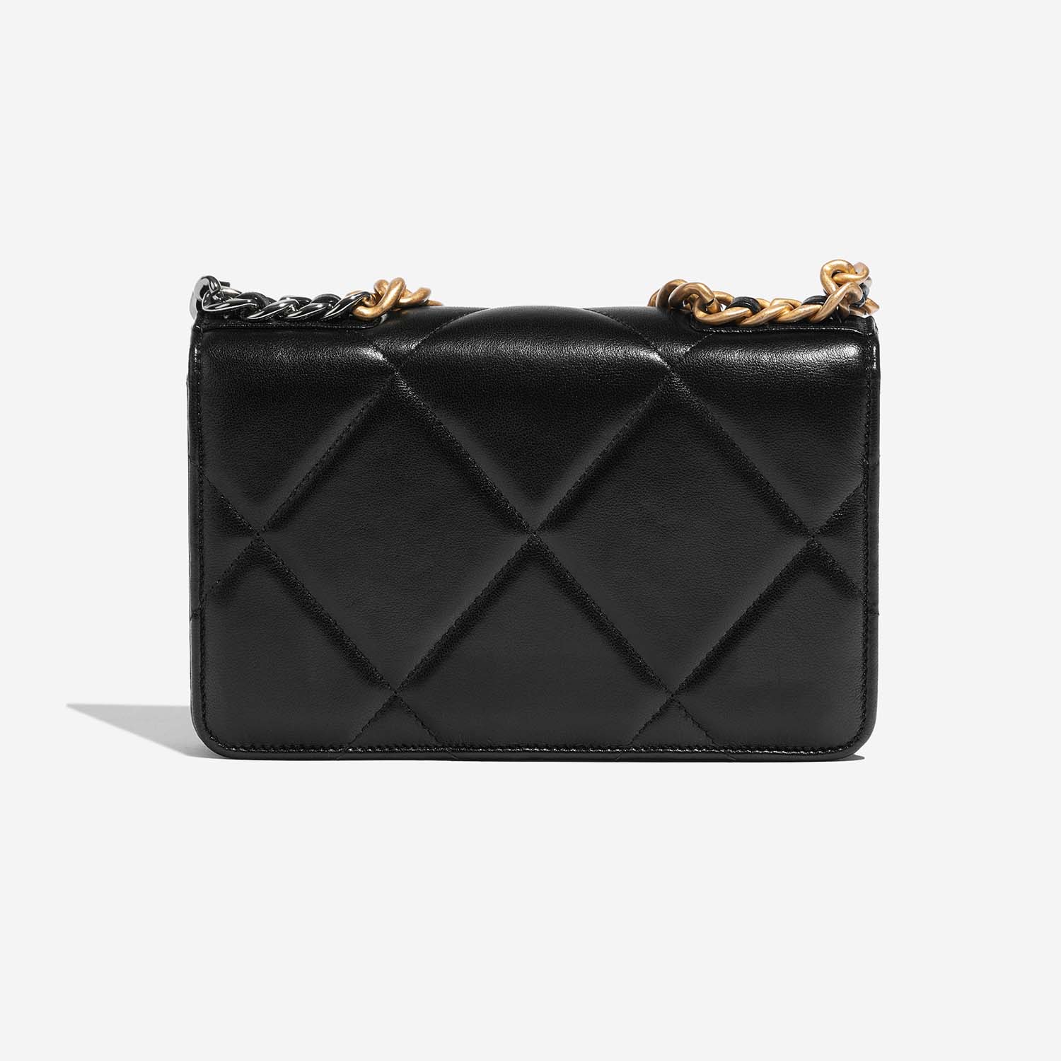 Chanel 19 WOC Black Back  | Sell your designer bag on Saclab.com