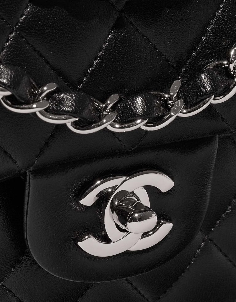 Chanel Timeless Small Black Closing System | Verkaufen Sie Ihre Designer-Tasche auf Saclab.com