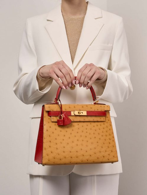 Hermès Kelly 28 Gold-RougeVif 1M | Sell your designer bag on Saclab.com