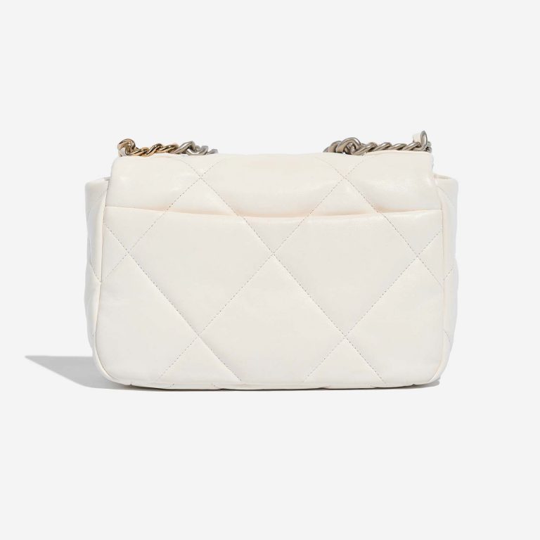 Chanel 19 FlapBag White Back | Verkaufen Sie Ihre Designer-Tasche auf Saclab.com