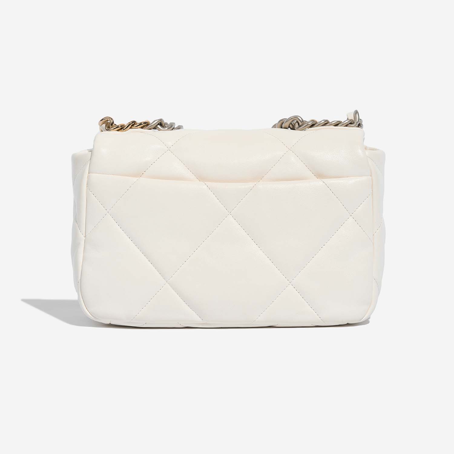 Chanel 19 FlapBag White Back  | Sell your designer bag on Saclab.com