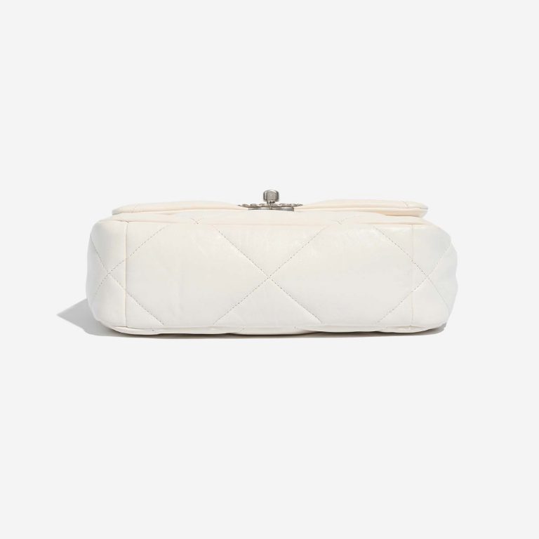 Chanel 19 FlapBag White Bottom | Verkaufen Sie Ihre Designer-Tasche auf Saclab.com