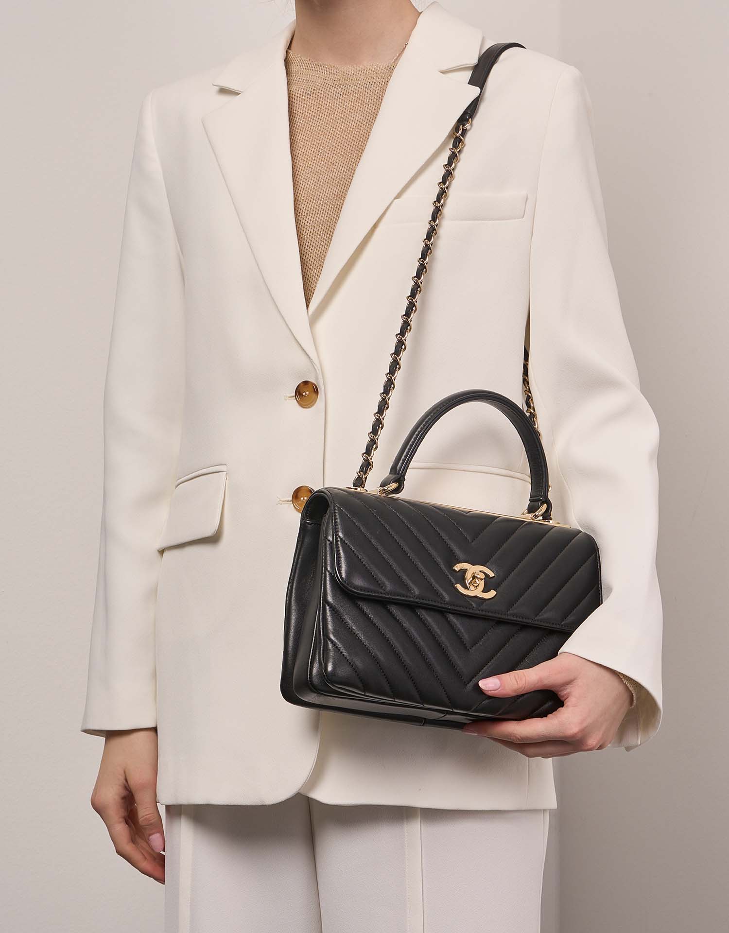 Chanel TrendyCC Medium Black 1M | Sell your designer bag on Saclab.com