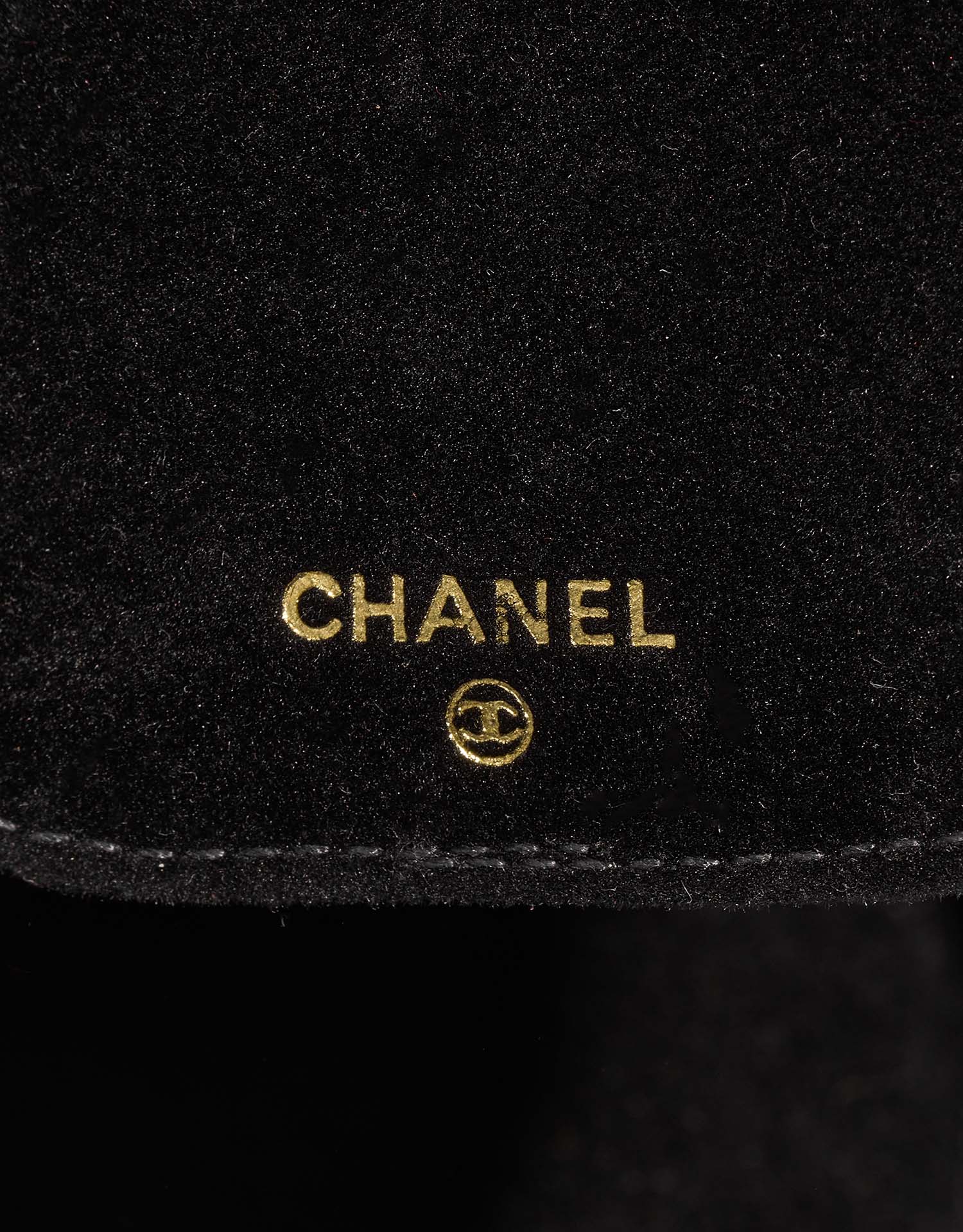 Chanel Vanity small Red Logo  | Sell your designer bag on Saclab.com