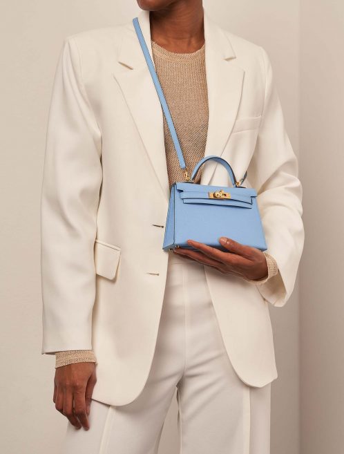 Hermès Kelly Mini BlueCelest Sizes Worn | Sell your designer bag on Saclab.com