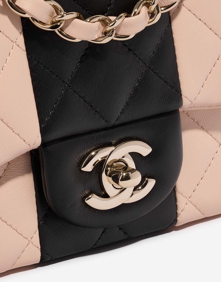 Chanel Timeless MiniSquare LightRose-Black Verschluss-System | Verkaufen Sie Ihre Designer-Tasche auf Saclab.com