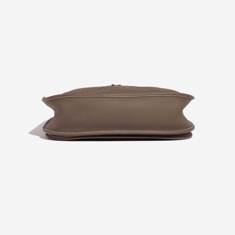 Hermès Evelyne 33 Etoupe Bottom  | Sell your designer bag on Saclab.com